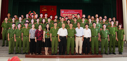 Giao lưu, gặp mặt các thế hệ giáo viên và học viên chuyên ngành Kỹ thuật hình sự
